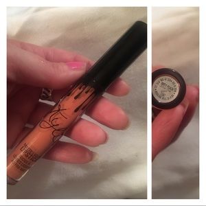 Kylie matte liquid lipstick... dirty peach